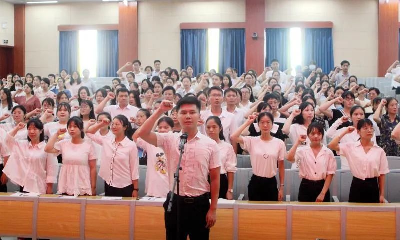 桂林这群年轻人庄严宣誓!_腾讯新闻