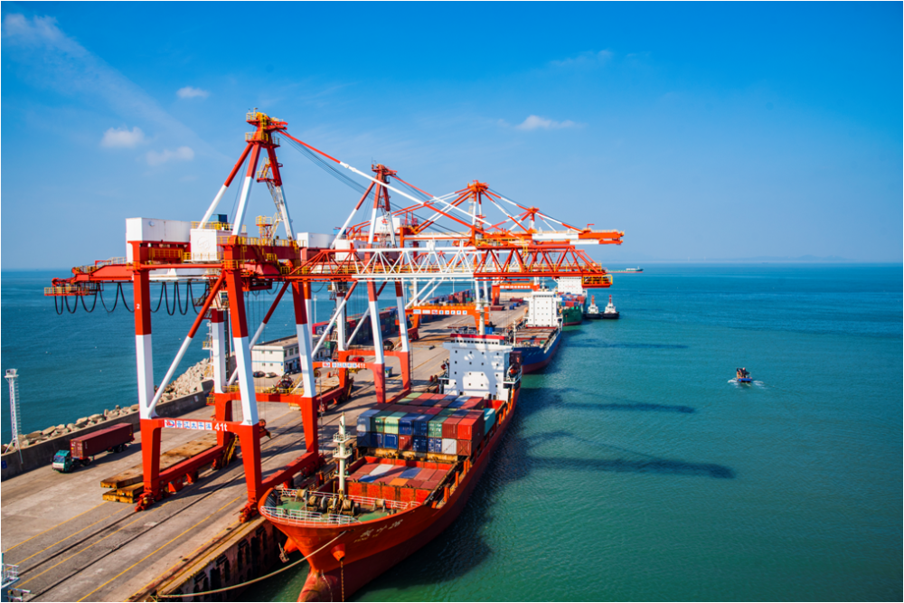 晋江唯一双一流大学面海无框泳池