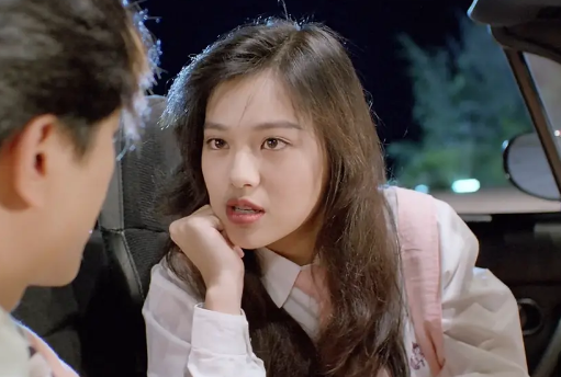 分手后,刘小慧嫁给了苏志威,郭晋安被她的感情伤害了.