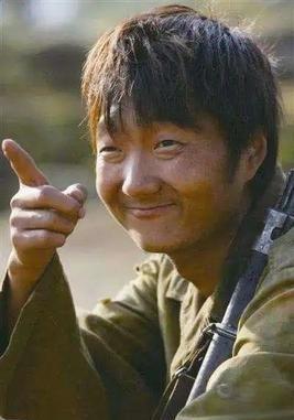 44岁王大治近况落魄吃路边摊穿衣太节俭网友董洁把他坑惨了