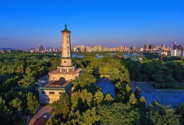 热播剧《扫黑风暴》取材于湖南真实案件,绿藤市就是长沙