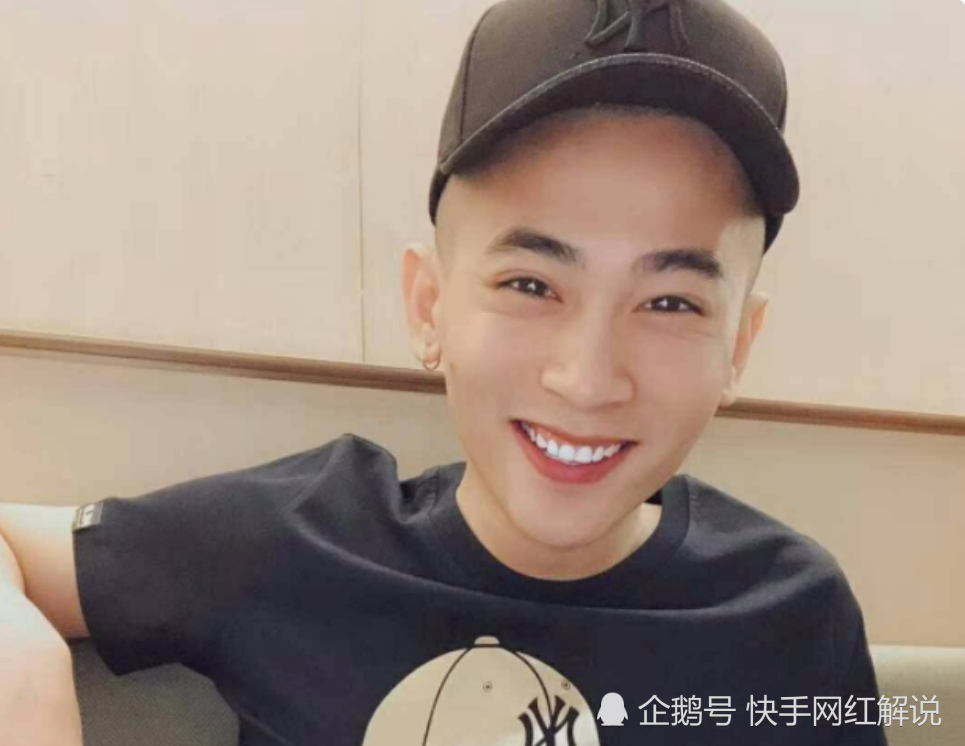 网红吴迪效仿辛巴直播怒斥平台官方批判官方霸王条款合同