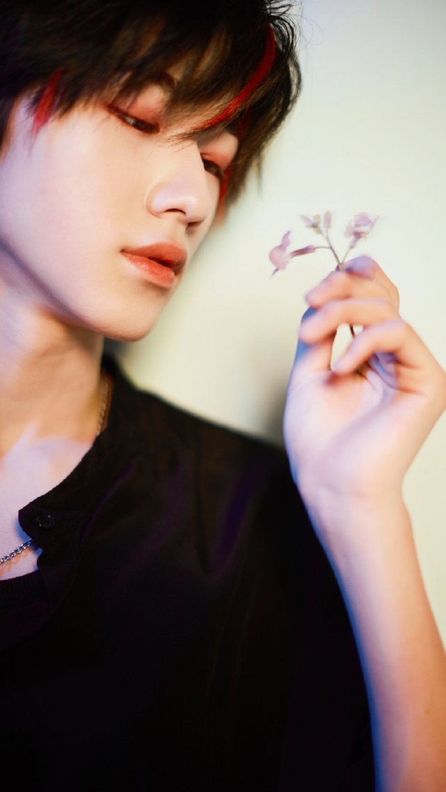 00后弟弟宋亚轩背景图