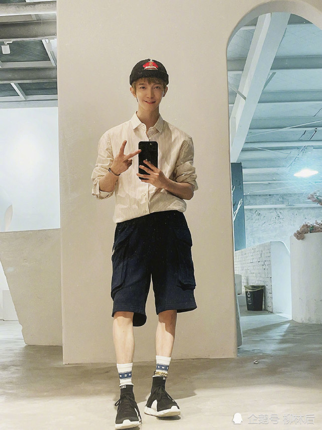 郭敬明退居幕后成立文化传媒公司