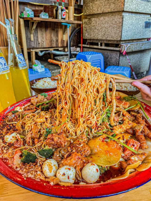 未来，请看老街麻辣烫如何成为行业标杆