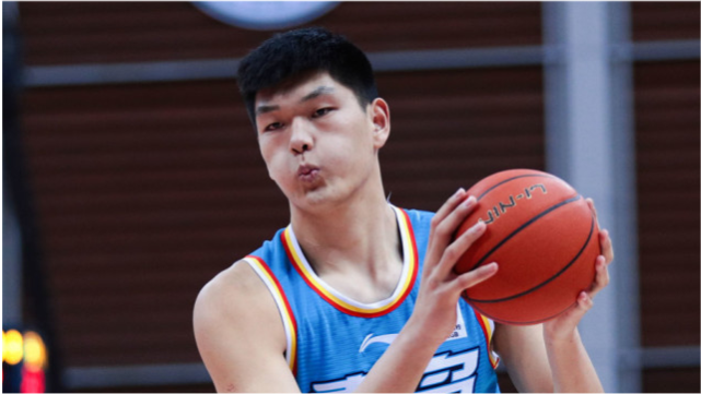 刘传兴成nbl身高最高球员,他能适应澳洲联赛吗