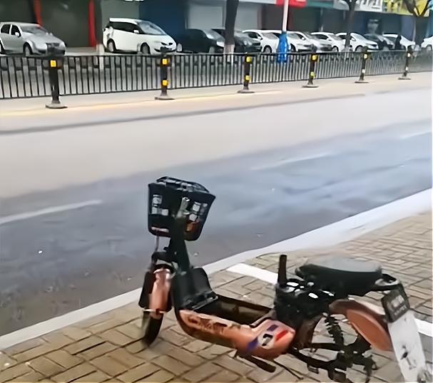 山西一女子电动车被偷得只剩框架网友心疼又想笑