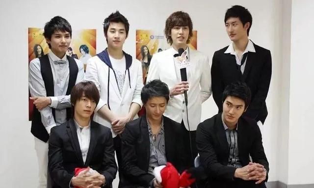 韩庚2005年随super junior一起出道,而刘宪华2006年才加入韩国sm娱乐