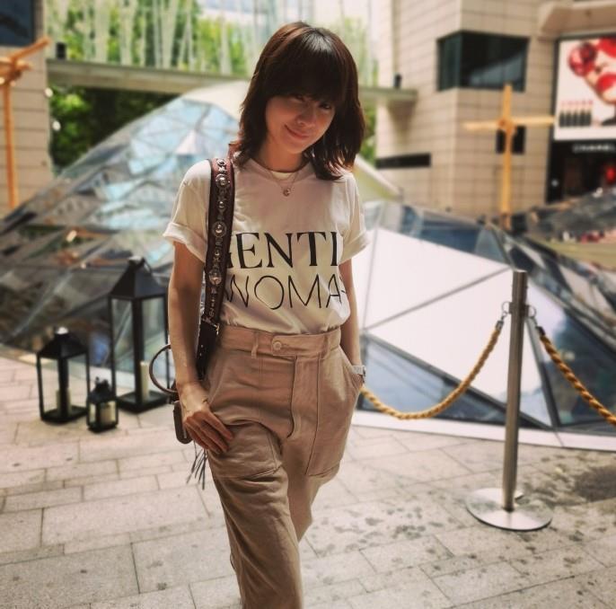 外来媳妇本地郎黄菲有一颗躁动的心想踏遍黄沙海洋