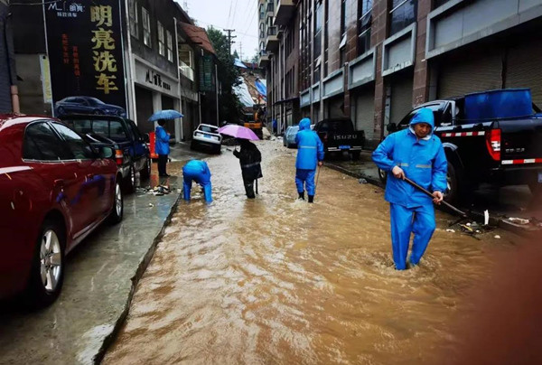 四川萬源遭遇暴雨強襲穩妥安置受災群眾1871人