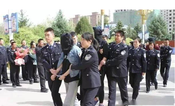 大汉奸沃维汉出卖国家绝密情报审判时态度很嚣张