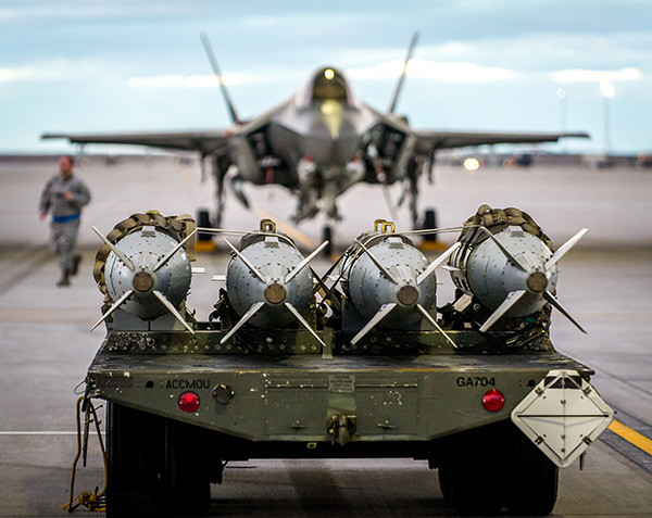 但是,尽管如此我们也不能太掉以轻心,除了gbu-31以外,美国空军的反舰