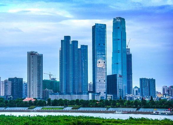 gdp2000年_2022郑州工博会:郑州航空港2025年GDP将达2000亿常住人口100万