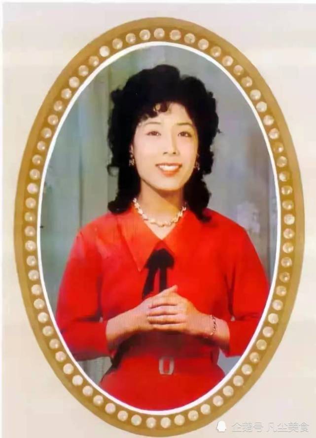 關牧村有過一段失敗婚姻,曾帶著年幼的兒子在北京住出租屋,後來在再婚