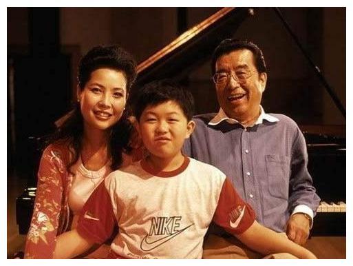 孝子排行_32年评出近百名“孝子孝媳”(2)