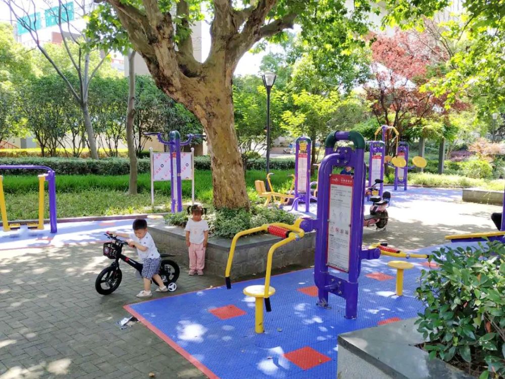 吴淞这个小区闲置绿地变身休闲健身乐园