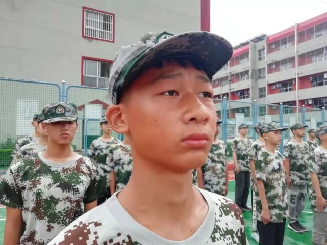 定兴三中新生军训纪实