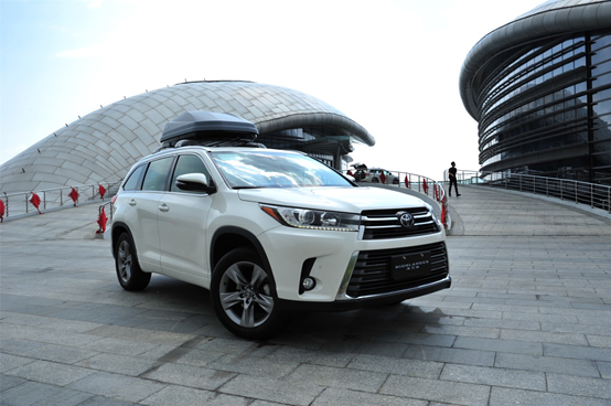 对标bba?一汽丰田皇冠陆放落地价超50万!