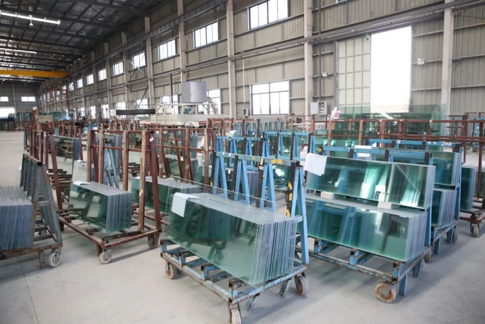 据了解,名玻玻璃生产的产品广泛应用于建筑工程,产品实行严格标准化