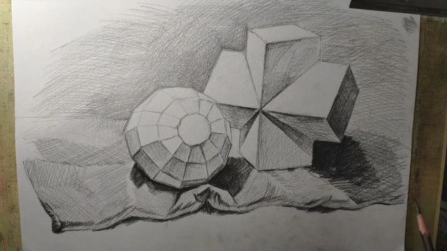素描步骤球体长方体穿插衬布组合静物素描