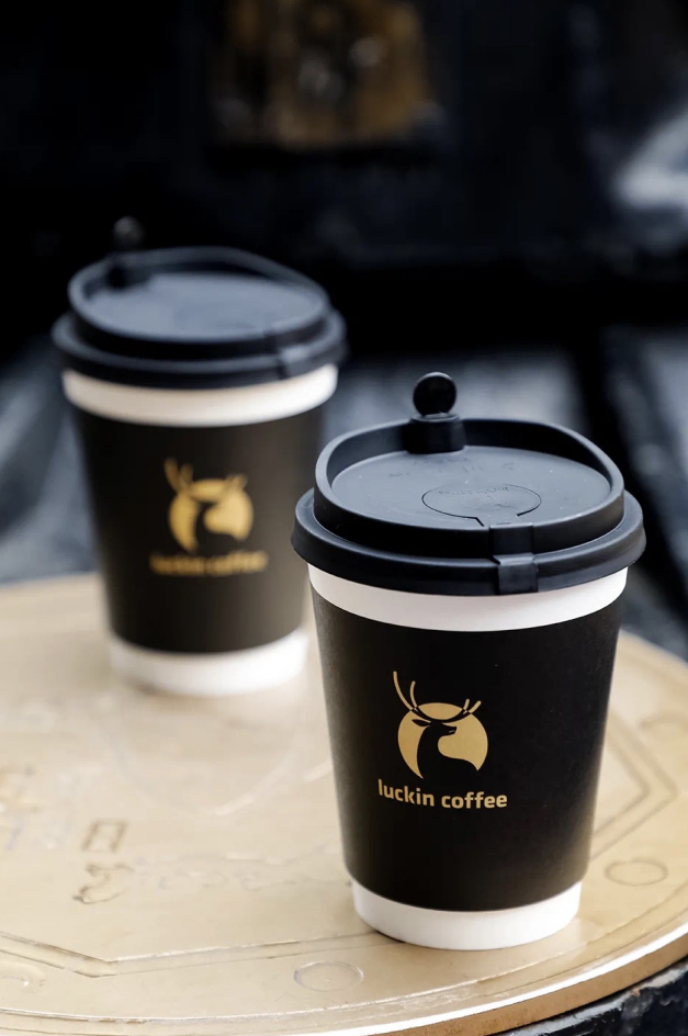 甄选知名庄园咖啡豆,瑞幸小黑杯·soe花魁系列四款新品登陆上海