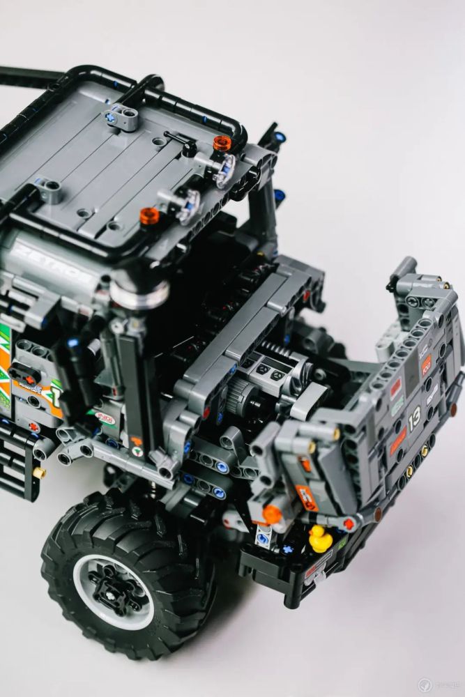 图赏乐高机械组42129梅赛德斯奔驰zetros越野卡车