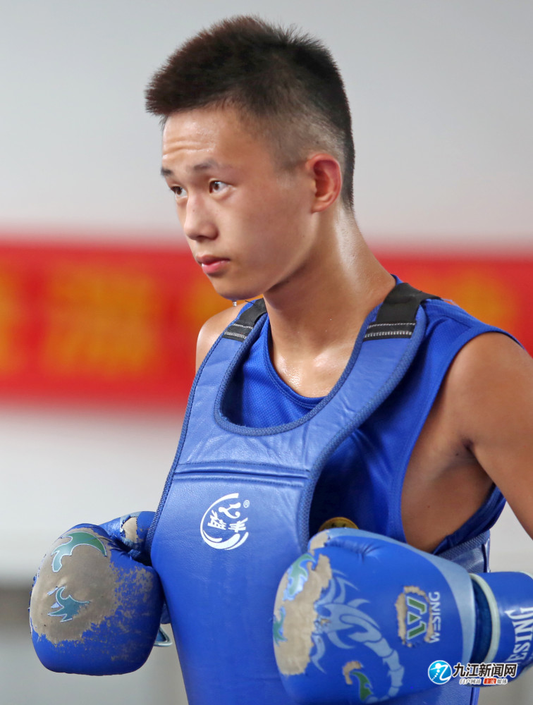 迎接2022年第十六届省运会九江体校散打训练课身体与意志的双重磨炼