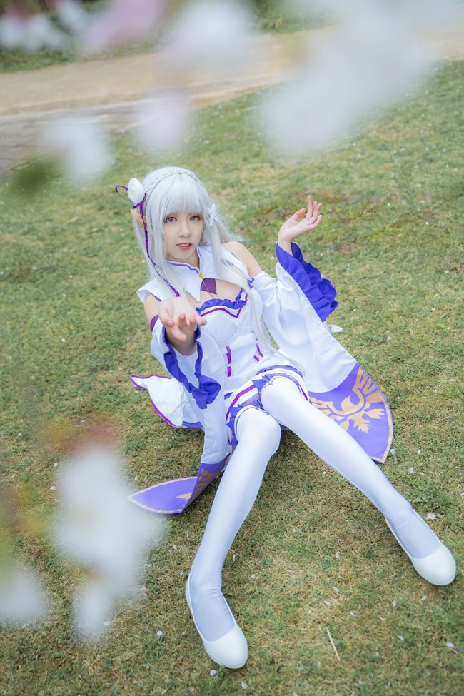 cos赏析:爱蜜莉雅_腾讯新闻