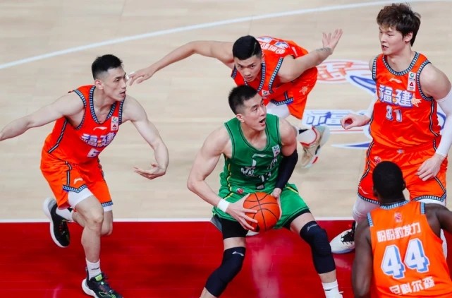 最有价值球员 CBA“最有价值球员”，一人独占两个名额，辽宁队两人入选