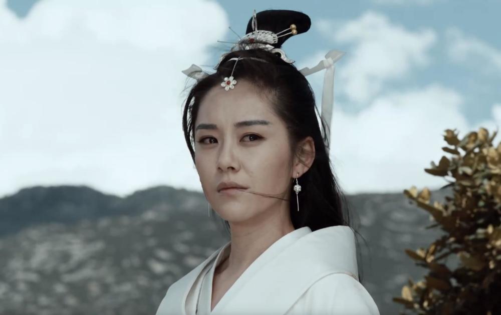 这种设定严重偏离主题了,段誉最后活成了李秋水年轻时候的样子,王语嫣