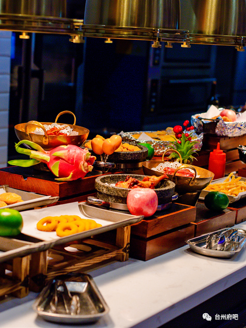 99元抢台州万达广场海鲜自助餐!海鲜烧烤料理任你吃!_腾讯新闻