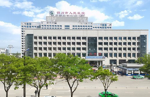 近年来,市医院创'三甲'后,医疗水平大幅提升,出门步行10分钟,在市医院