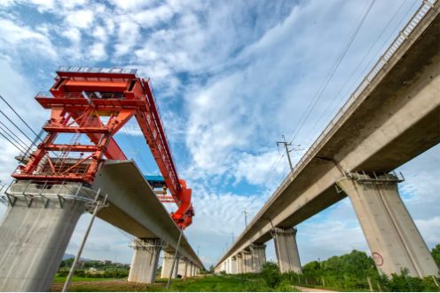 杭衢鐵路建德南站站前廣場開工,江山境內雙線箱梁架設完成率過半