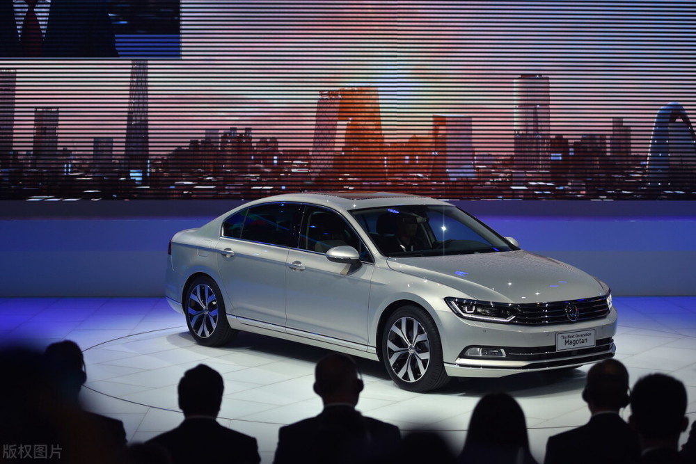 落地22万的大众迈腾到底有什么魔力?网友:颜值高动力还强.