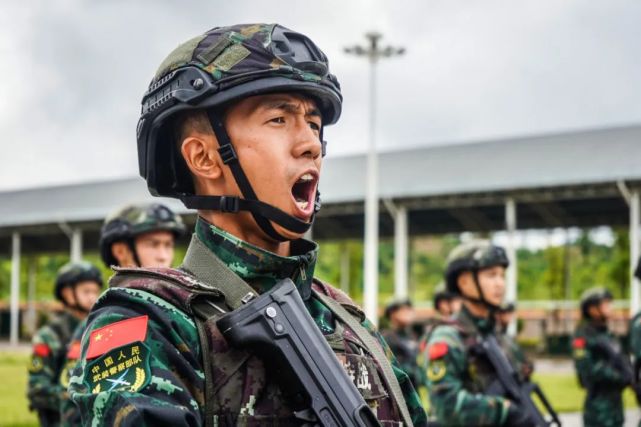 血脉喷张武警特战队员入队仪式