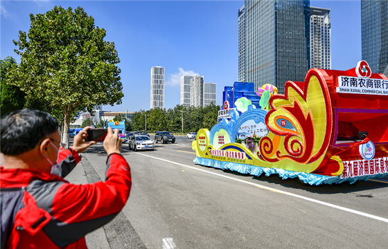 泉水节丨一车一乾坤济南花车巡游霸屏朋友圈