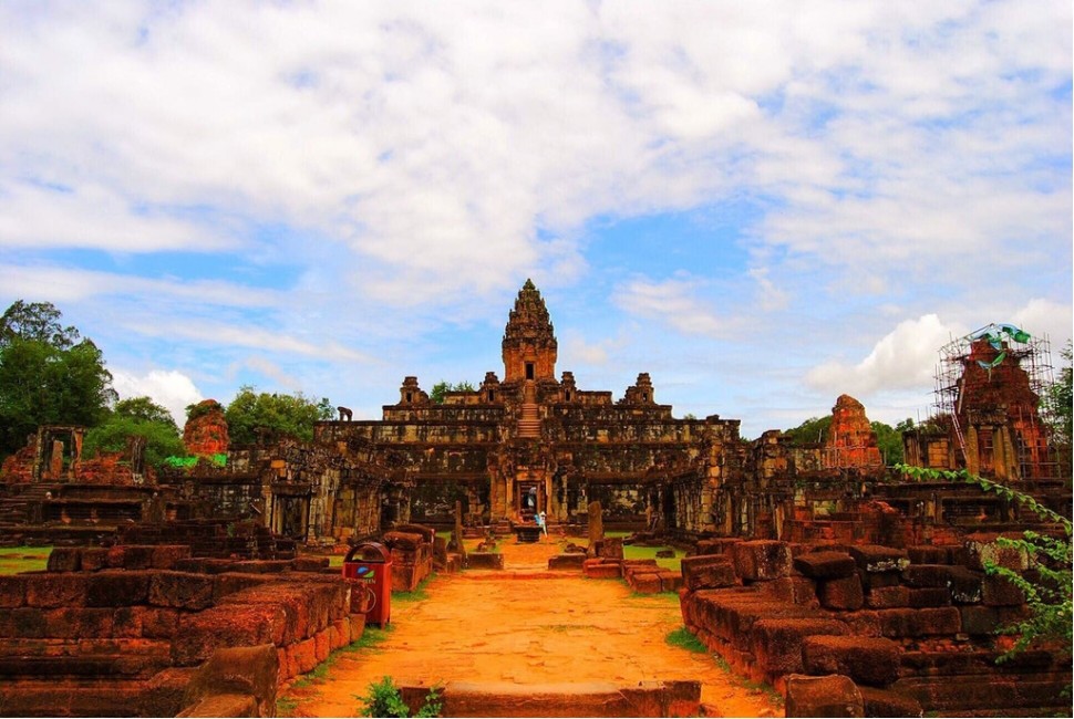 简述泰史洛韦陷落柬埔寨成为暹罗附庸