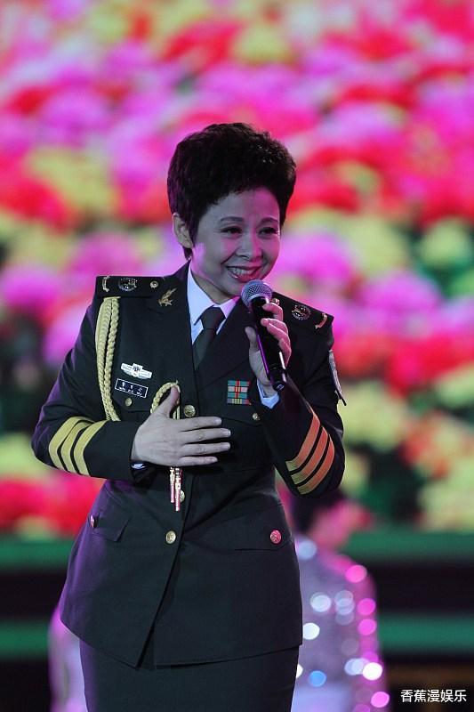 董文华荣登13次春晚因走私案前程尽毁销声匿迹21年