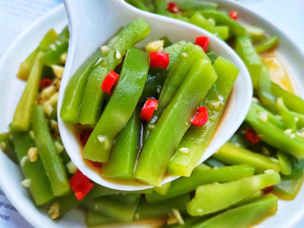 鲜香下饭的凉拌莴笋丝,快手5分钟就上桌,清凉爽口还解腻