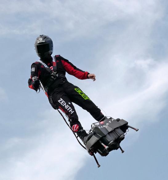 个人站立飞行器,看着是真过瘾,感觉有点帅!