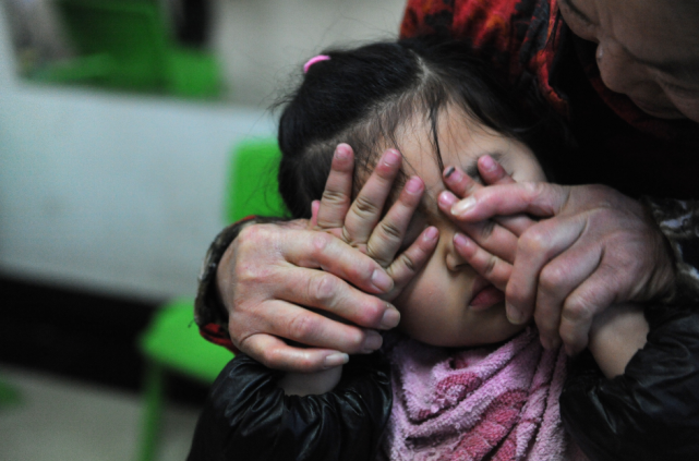 99公益日关爱自闭症患者照亮星星的孩子