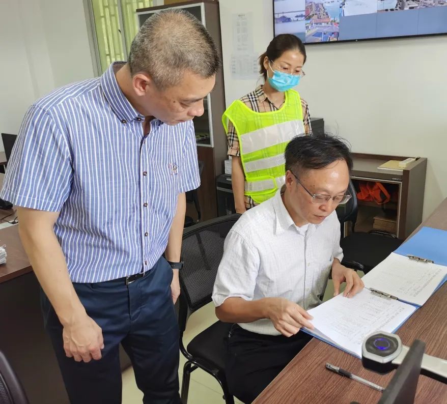 晋江市代市长王明元,副市长王也夫,市农业农村局局长李友加,深沪镇