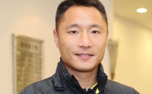 毛毅军 申花一线队迎来了新教练，曾是资历显赫的中超名将，入选过国足