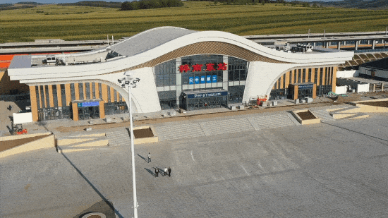 今天,小编带大家走进 桦南东站 桦南东站 桦南东站位于佳木斯市桦南县