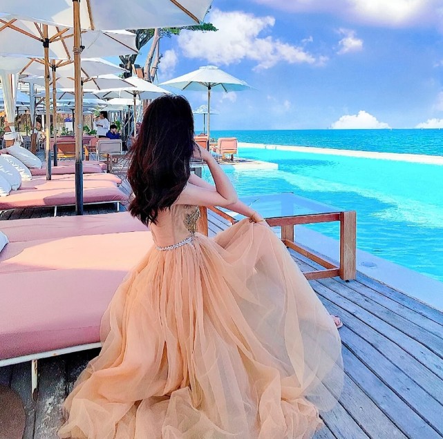 ins气质绝绝子女生头像