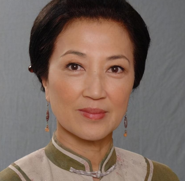 老戏骨马海伦罕晒名牌包,价值够买一栋别墅,却自称平时很节俭|tvb|马