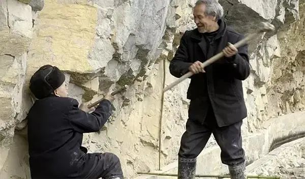 【榜样引路】"七一"勋章获得者|"当代愚公"黄大发