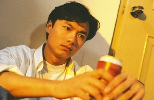 或许是因为长得帅气,也或许是他不懈的努力 ,让林俊贤很快就出演了