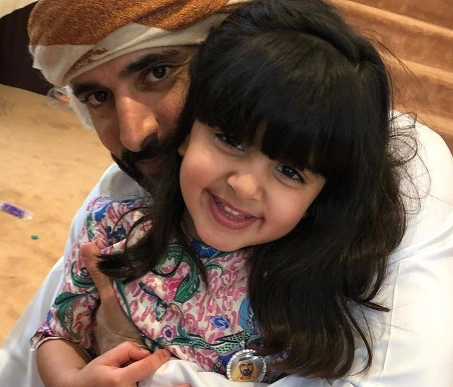 哈曼丹因为自己一母同胞亲哥哥也爱上了谢克哈,在2008年还悔婚了,在他