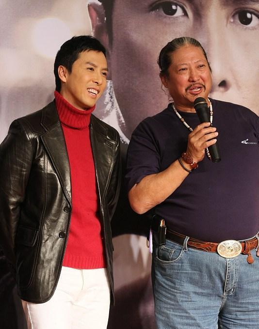 洪金宝向华强40年的恩怨,竟是因为李小龙!